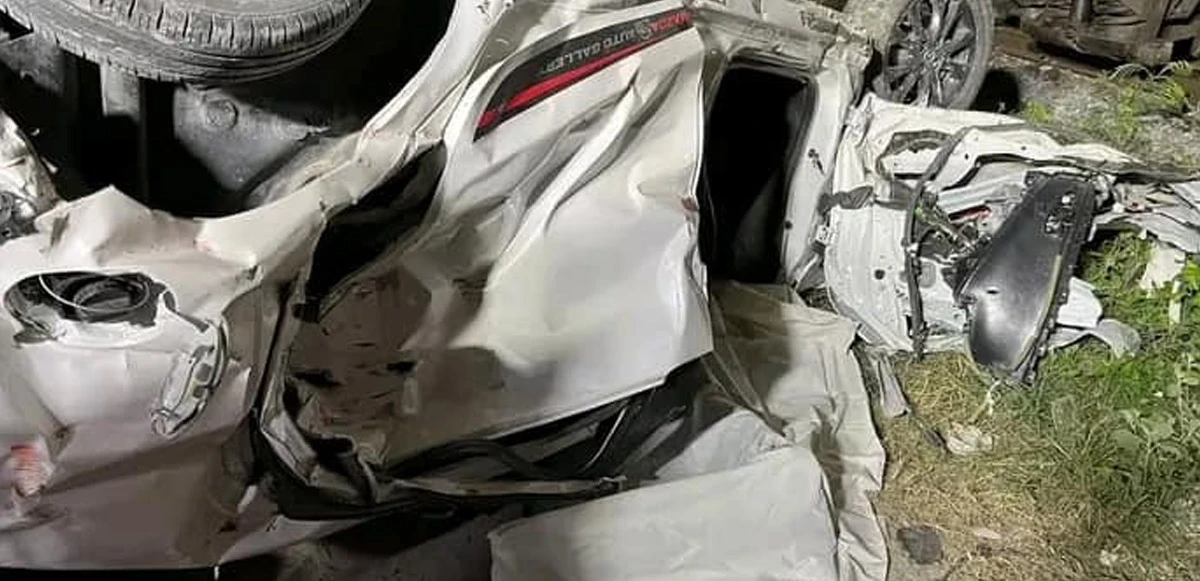 Trenin aracı biçtiği anlar kamerada: 3 ölü, 1 yaralı