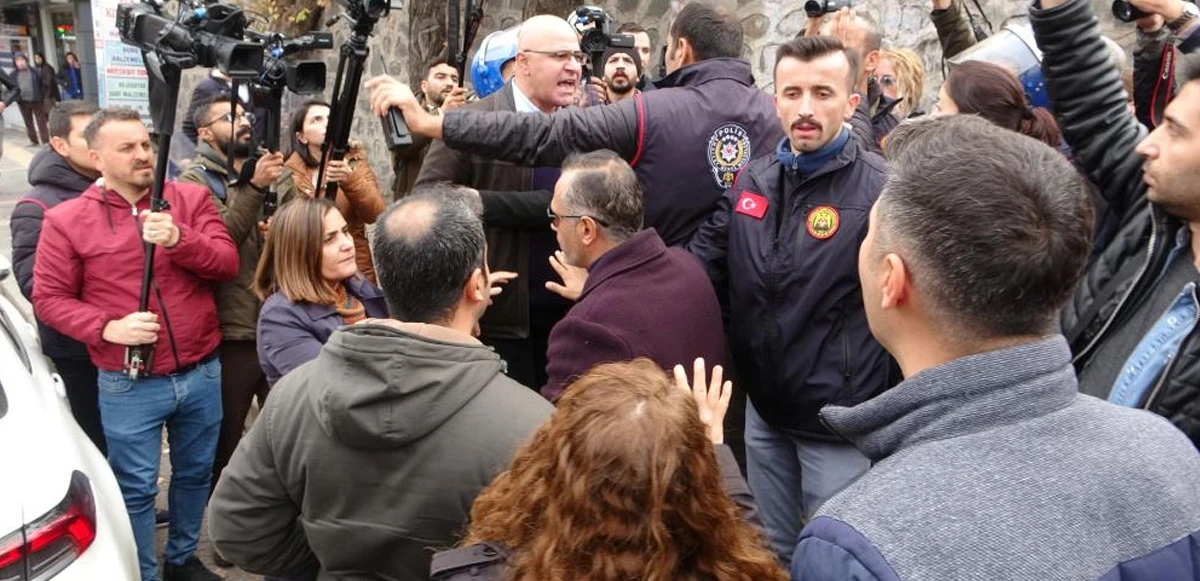 PKK elebaşı için yürüyüş yapmak isteyen HDP’li vekilden polise tehdit: Kenti birbirine katarız