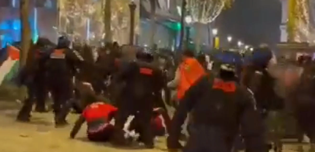 Fas’ın Fransa’nın başkenti Paris’teki kutlamalarına polis müdahale etti