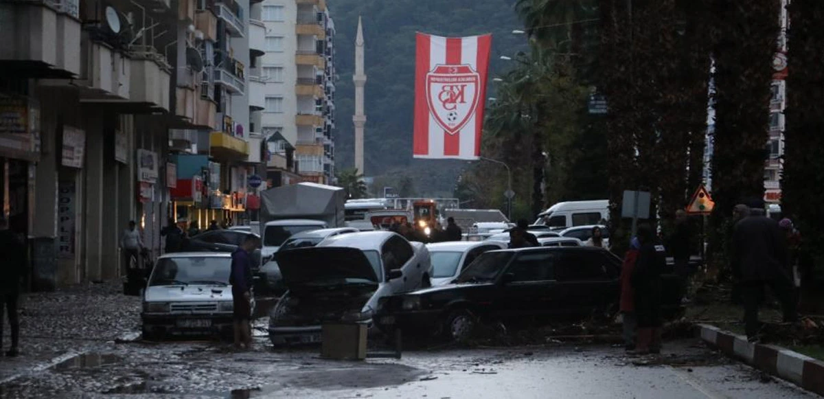 Antalya'daki sel felaketinin bıraktığı hasar gün ağarınca ortaya çıktı