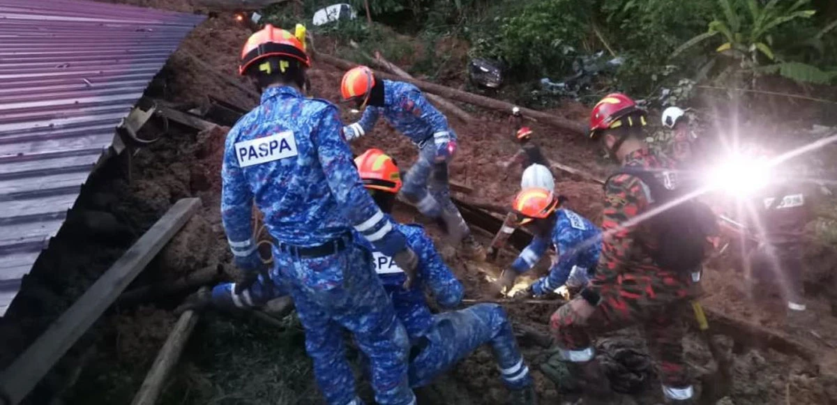 Malezya'da heyelan felaketi: Ekipler toprağı kazdıkça acı bilanço artıyor! Çok sayıda ölü var