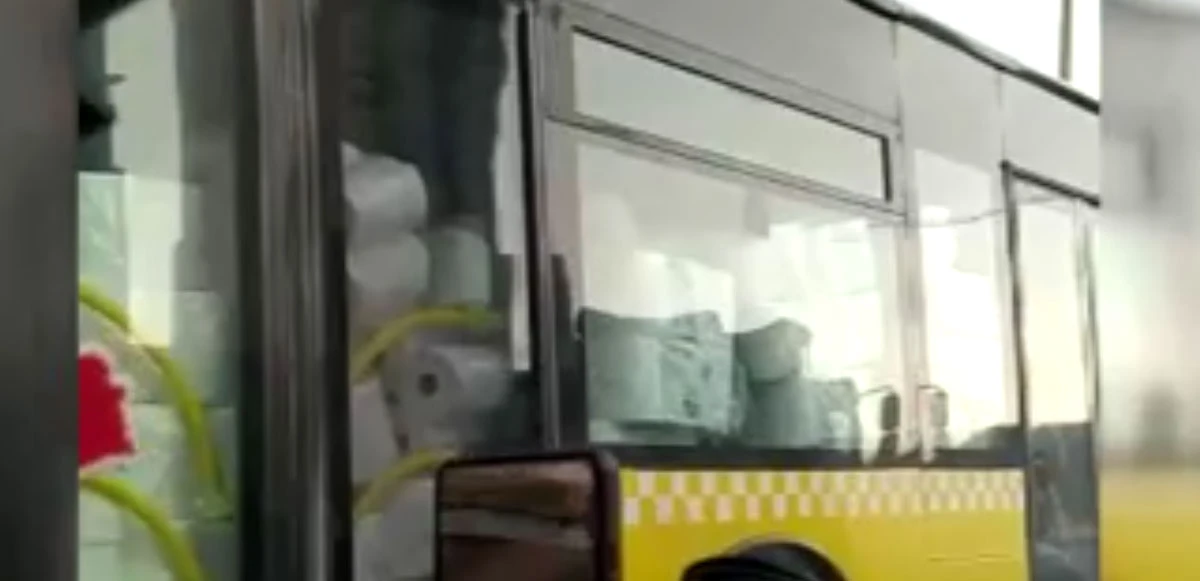 Yolcu değil kağıt havlu taşıdı! İETT otobüsünde şaşkına çeviren olay