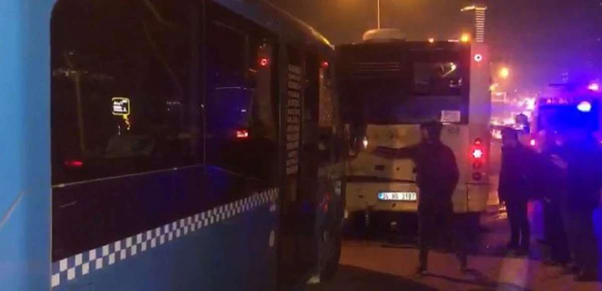 Minibüs ile İETT otobüsünün karıştığı kazada 7 kişi yaralandı