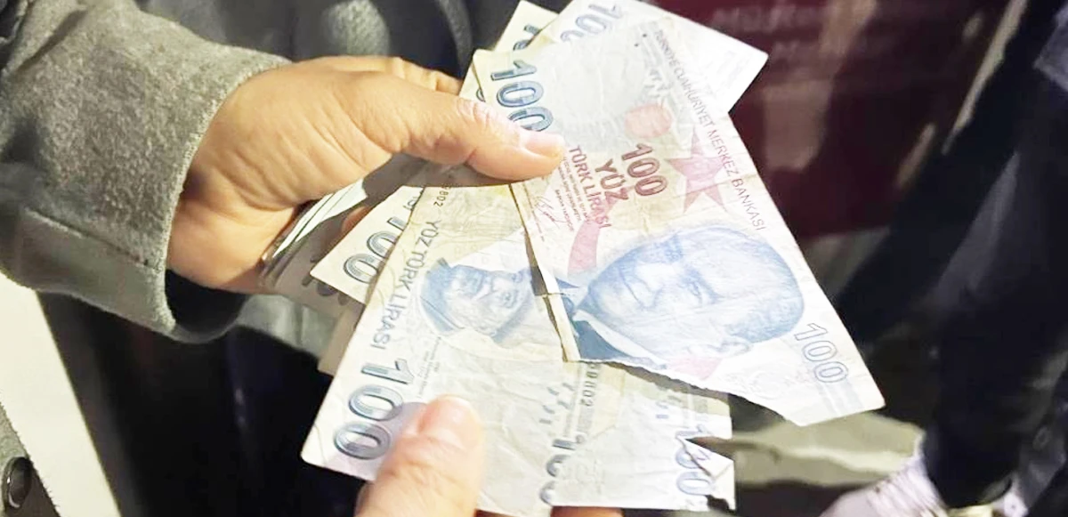 ATM'den para çekenler gözlerine inanamadı, devreye kaymakam girdi