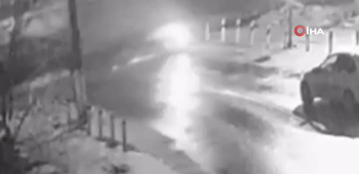 Trenin geçmesini beklemedi! Korkunç son: 3 kişi öldü