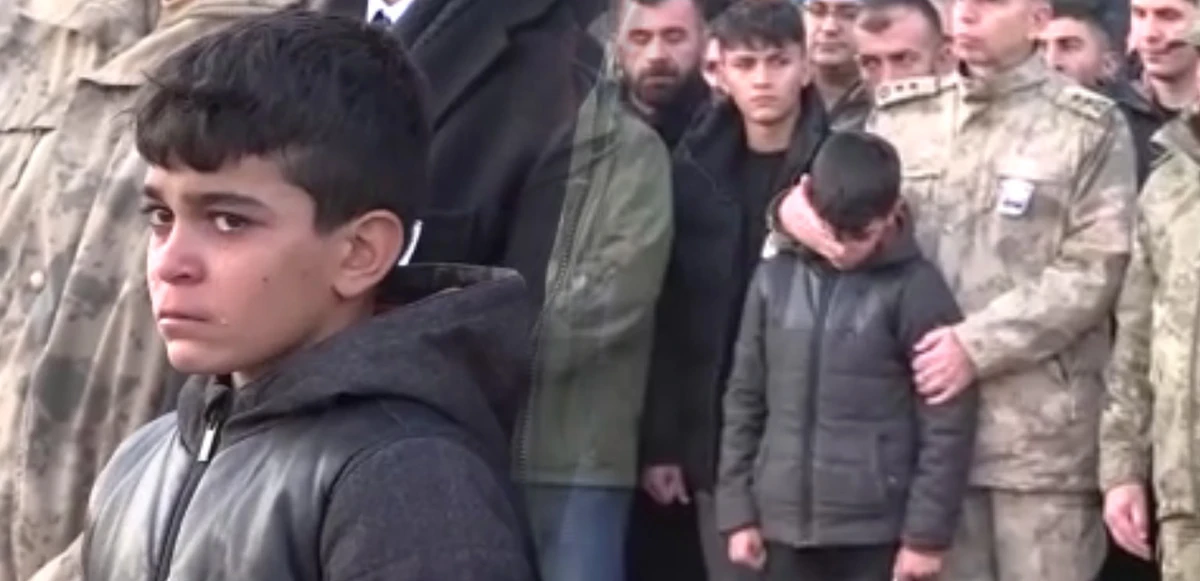 Gözyaşlarını komutan silmişti! Şehit çocuğundan yürek yakan sözler
