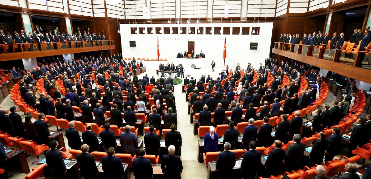 Türkiye seçimlere kilitlendi! AK Parti erken seçim için önce Meclis'e gidecek