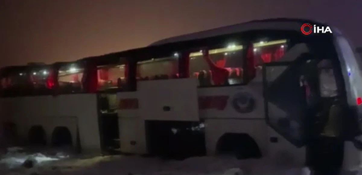 Diyarbakır’da yolcu otobüsü şarampole devrildi: 4’ü ağır 30 yaralı