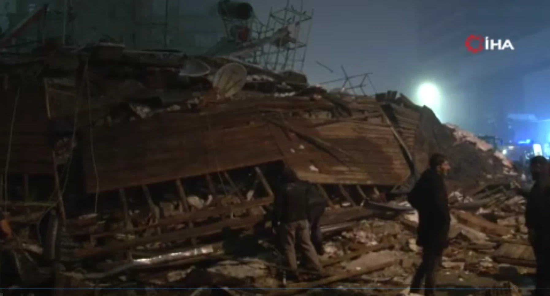 Deprem sonrası yürekleri yakan ağıt: Ayağımı kurtarsınlar ne olur?