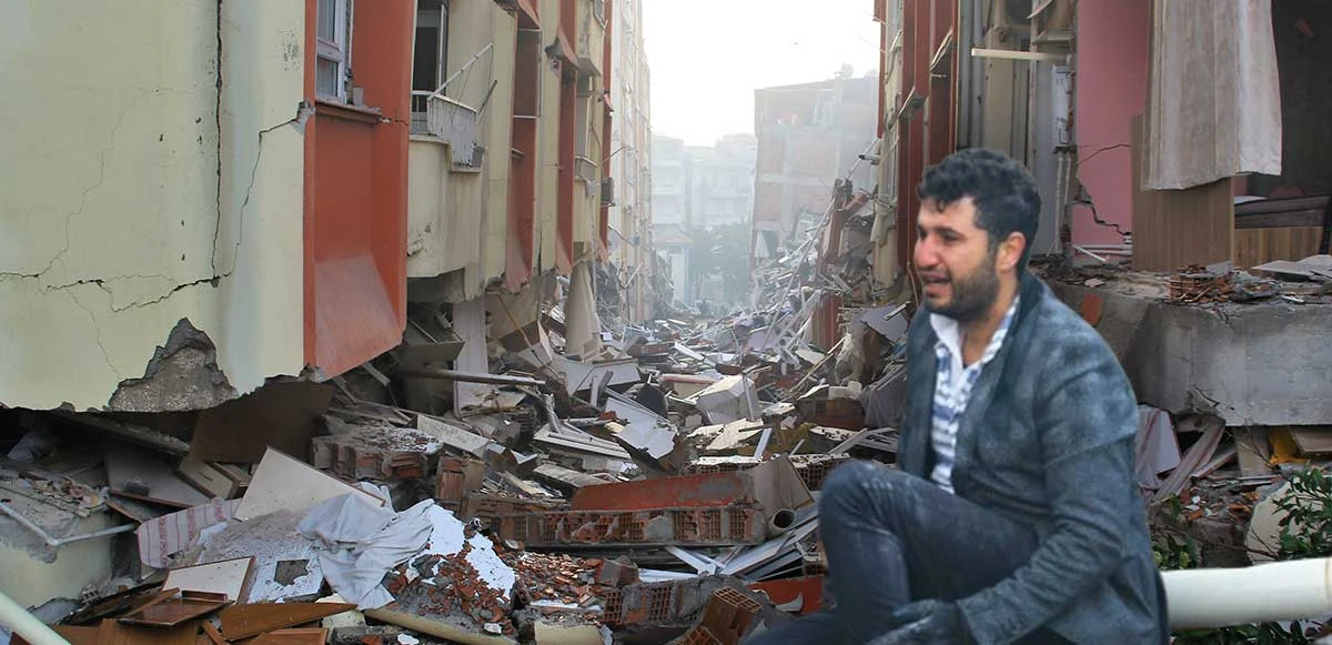 Hatay'da kahreden feryatlar: Enkazın başına çöktü, sözleri herkesi ağlattı