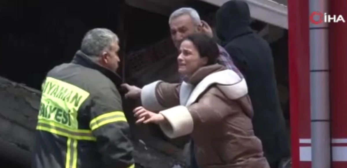 En çaresiz bekleyiş... Arama kurtarma çalışmalarını gözyaşları içinde izledi