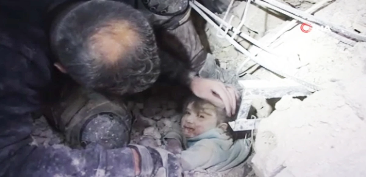 Suriye'de depremin 3'üncü gününde inanılmaz kurtuluş