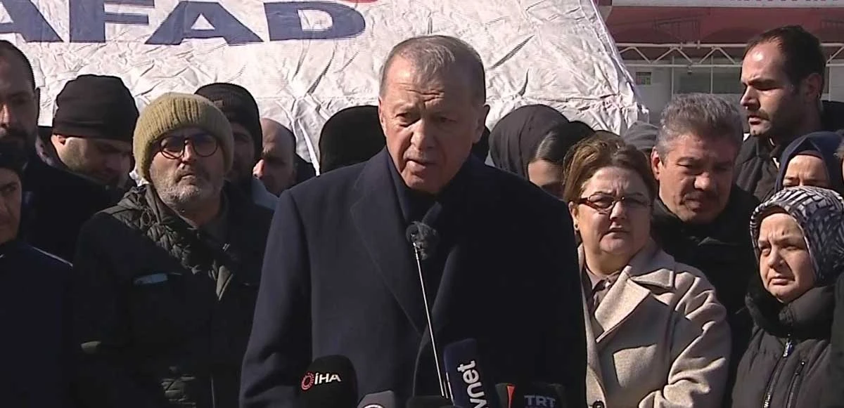 Cumhurbaşkanı Erdoğan depremin merkez üssünde! Her aileye 10'ar bin lira verilecek