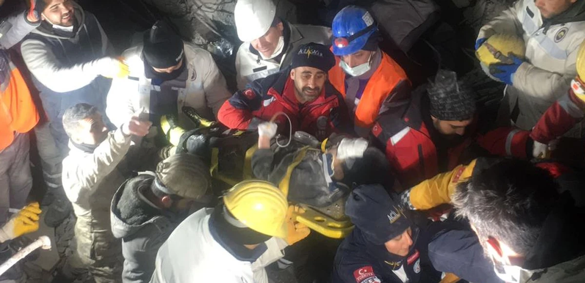 87 saat sonra enkazdan çıkan 7 yaşındaki Miran'dan duygulandıran sözler: Nereye gideceğiz?