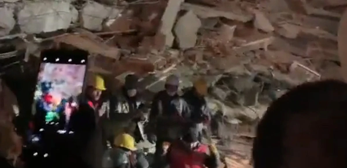 115. saatte 6 yaşındaki Kübra’nın hamile annesi de kurtarıldı