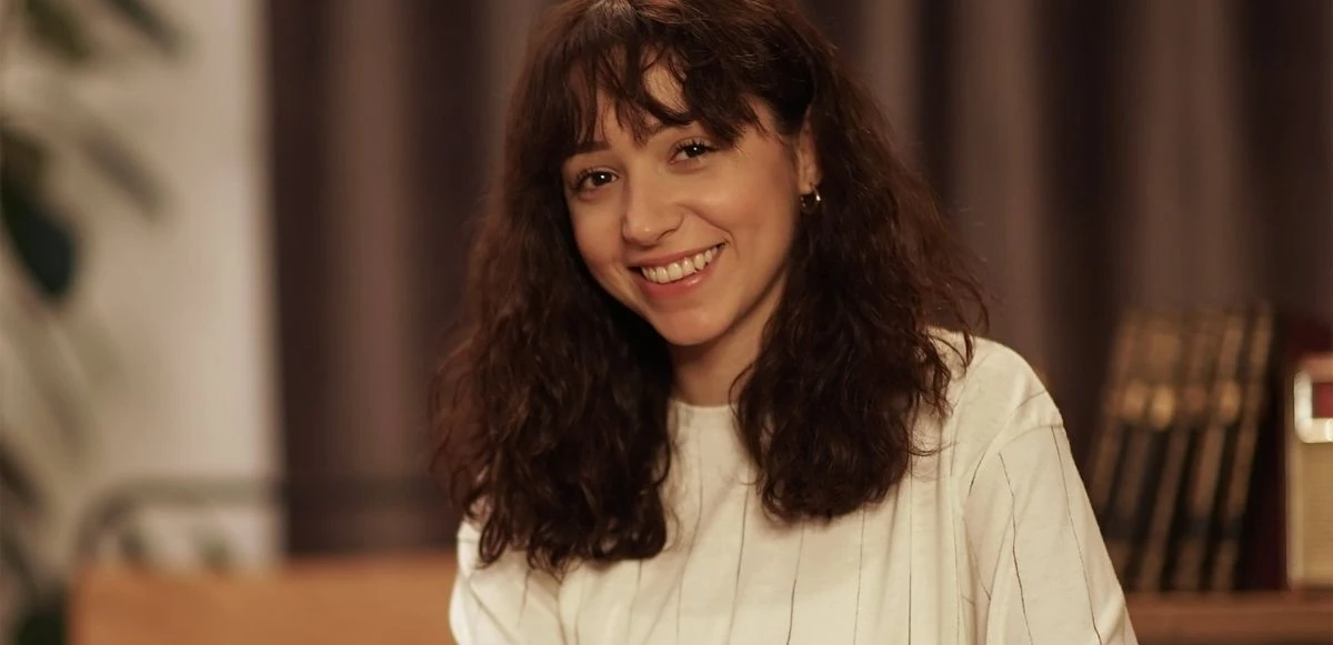 Zeynep Bastık’tan enkaz altında şarkısını dinlemek isteyen genç kıza maddi-manevi destek sözü!