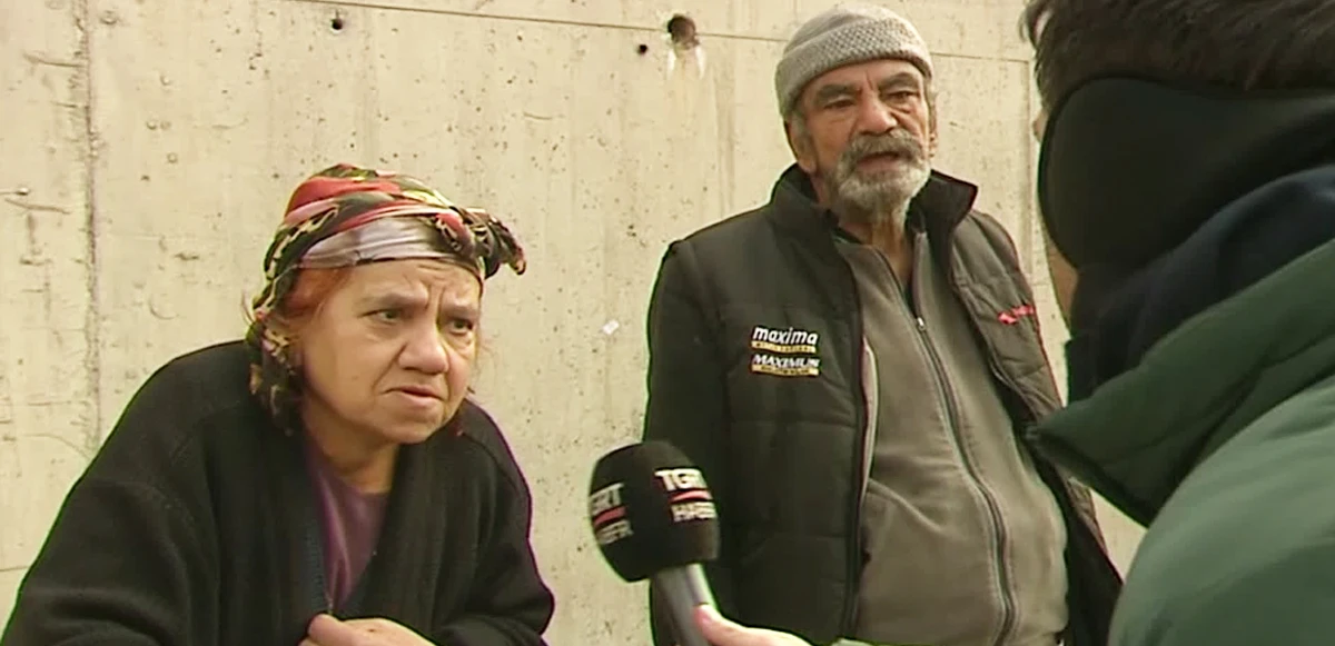 Yıkılan bölgelerde deprem göçü, binlerce insan yollara döküldü