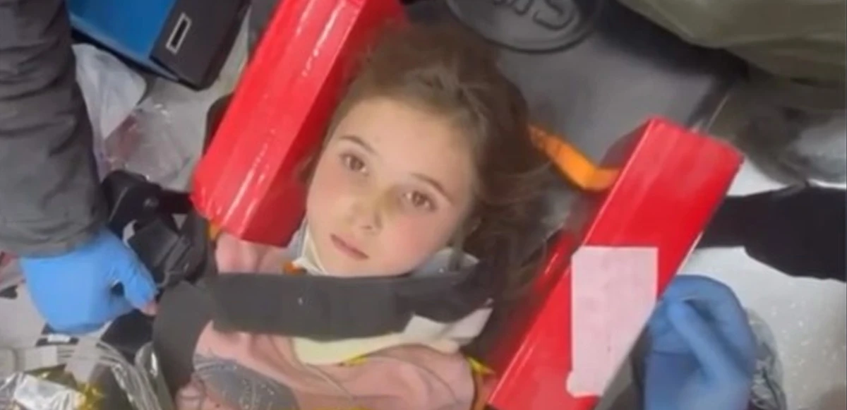 131. saatte kurtarılan 5 yaşındaki Şengül'ün ilk isteği "sarı kola" oldu