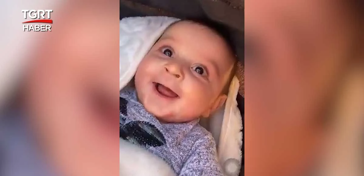 128 saat sonra gelen gülüş! Enkazdan bir bebek daha kurtarıldı