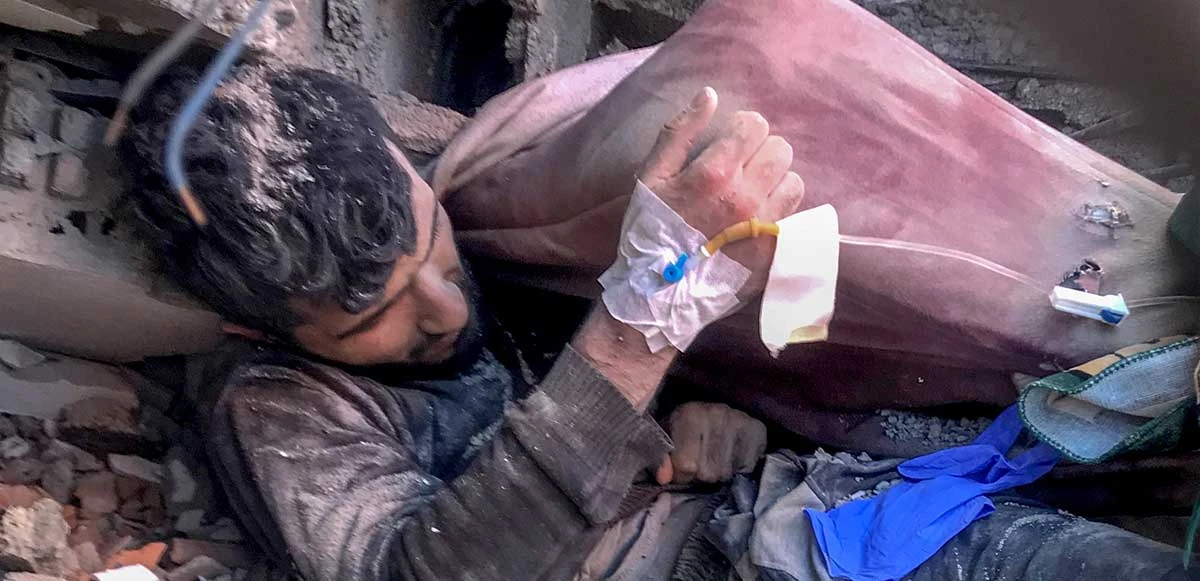 Adıyaman'da 35 yaşındaki Bünyamin 177 saat sonra enkazdan çıkarıldı