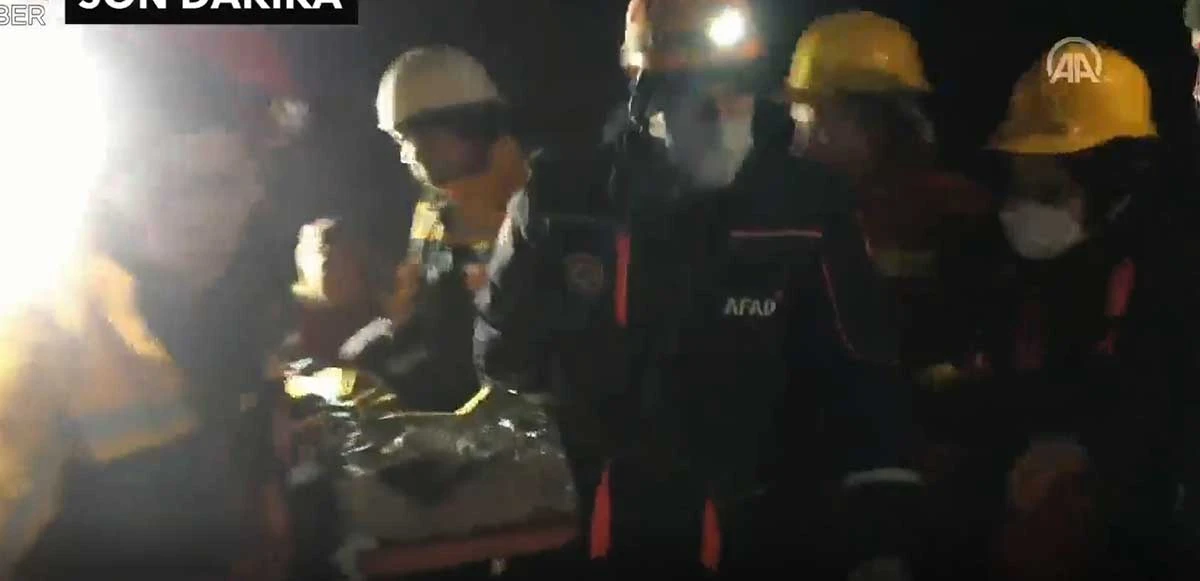 Gaziantep’te 40 yaşındaki Sibel Kaya 170 saat sonra enkazdan çıkarıldı