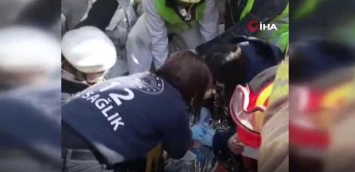 Hatay'da 202 saat sonra 26 yaşındaki kadın enkazdan kurtarıldı