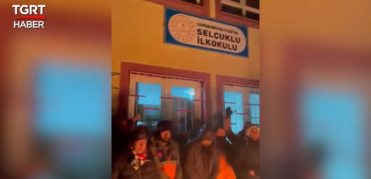 Yardım için gittiler ama…Deprem bölgesinde tehlikeli tezahürat!