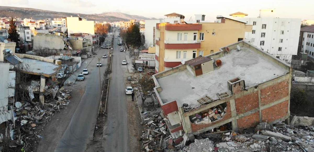Ev alırken nelere dikkat etmeliyiz?  Yapı Denetim Kuruluşları Birliği Genel Başkanı Tayfun Gücenmez uyardı: Bu iki belge kritik