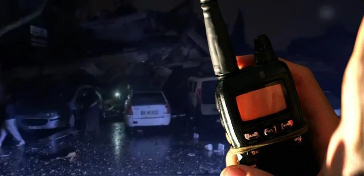 Depremin ilk anları polis telsizinde! Anonslar dehşete düşürdü...
