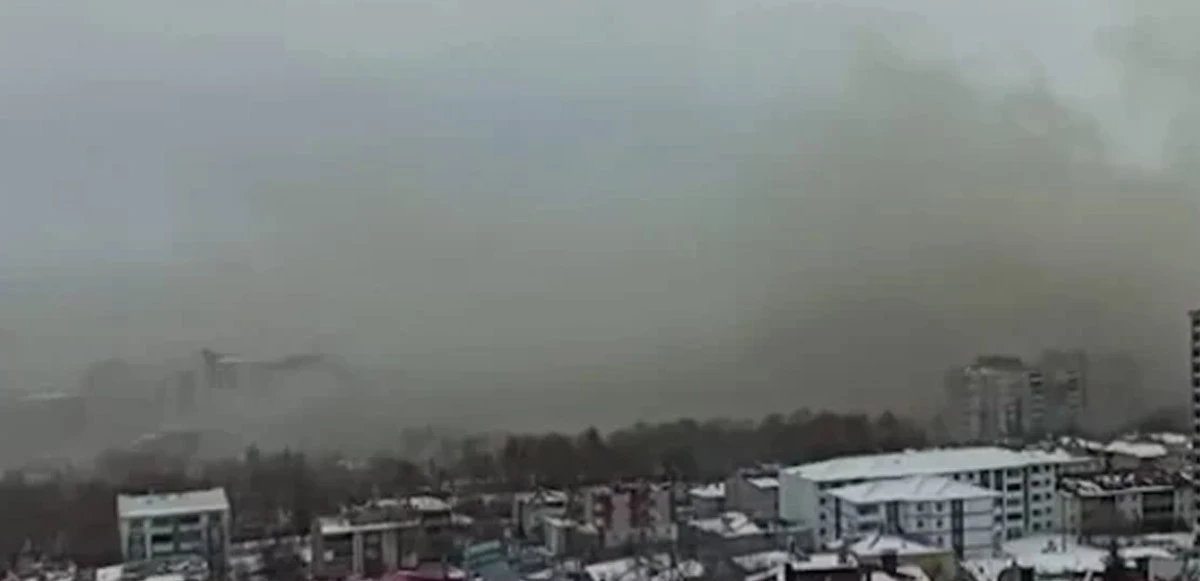 Toz bulutu Elbistan'ı yuttu! İkinci deprem anının yeni görüntüleri ortaya çıktı