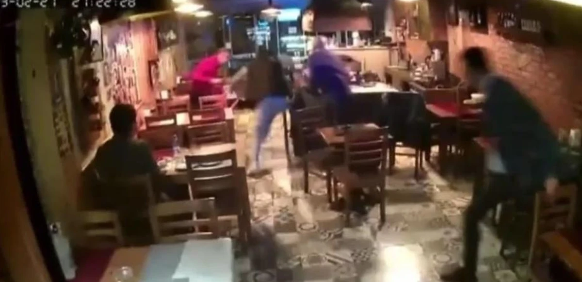 İzmir’deki depremde köpekler bile kaçarken o yerinden kıpırdamadı