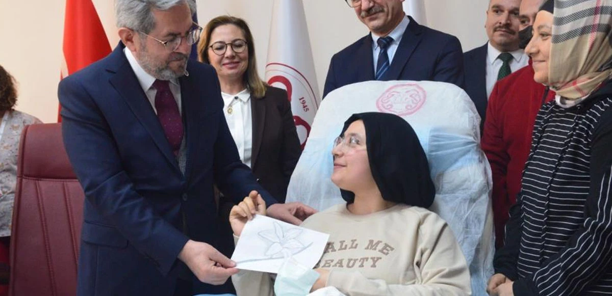 Depremin 248'inci saatinde kurtarılan Aleyna Ölmez'den sevindiren haber