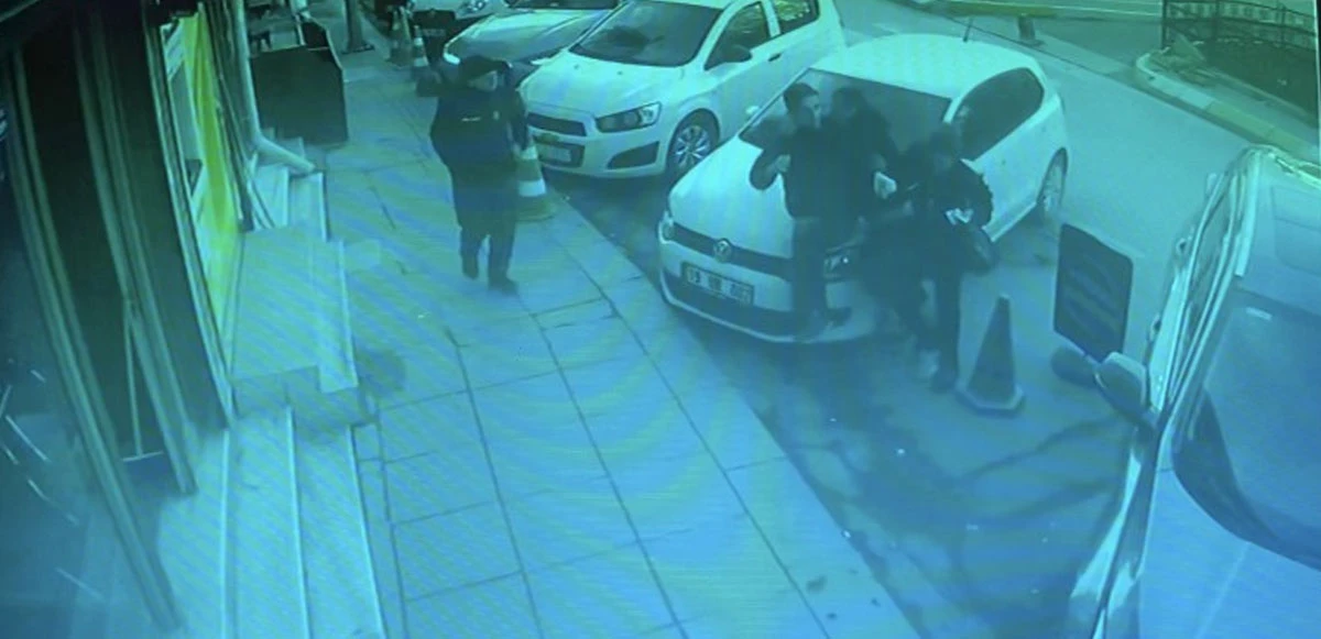Kadına şiddete, esnaftan 'enseli tokatlı' müdahale: Gerekeni yaptığımızı düşünüyoruz