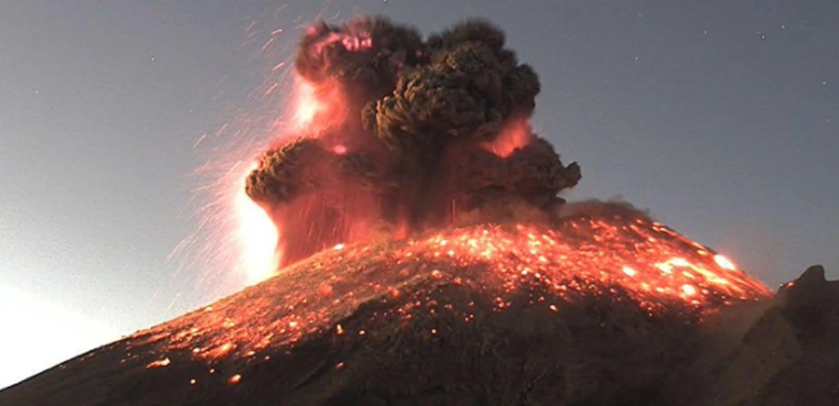 Popocatepetl Yanardağı lav püskürdü: O anlar kamerada