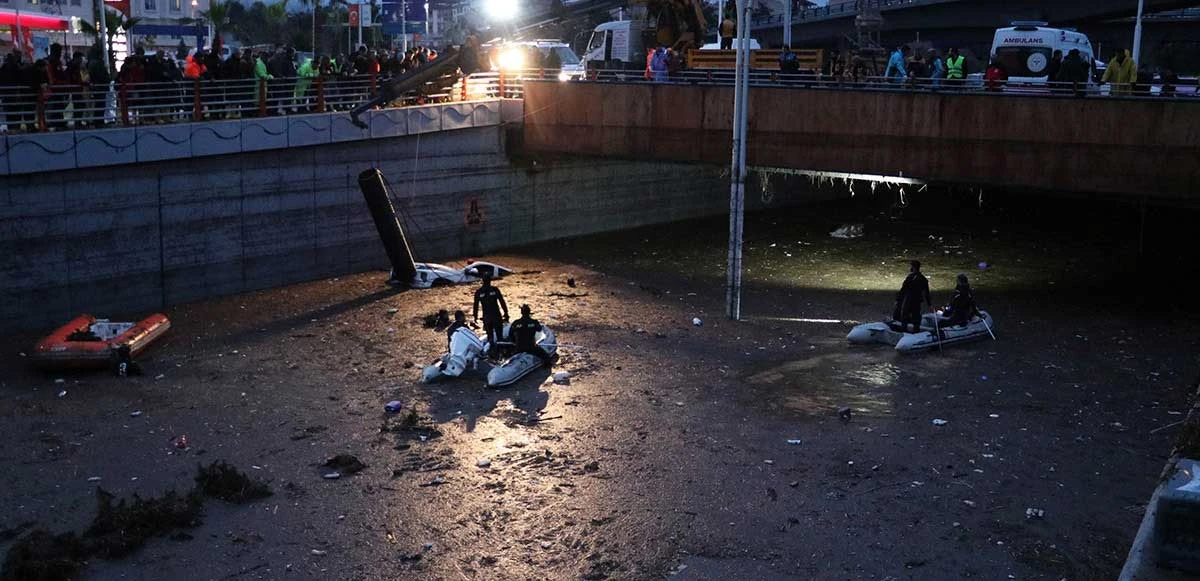 Deprem bölgesinde sel faciası: Ölü sayısı 15’e yükseldi