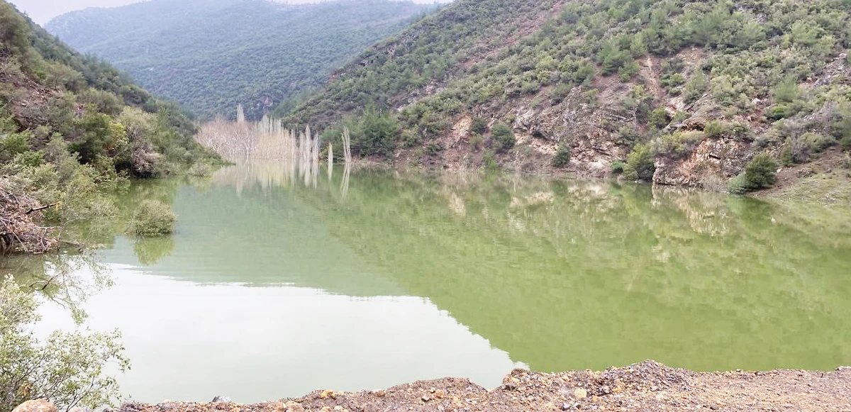 Deprem bölgesinde doğal göl paniği, 5 köy boşaltıldı 
