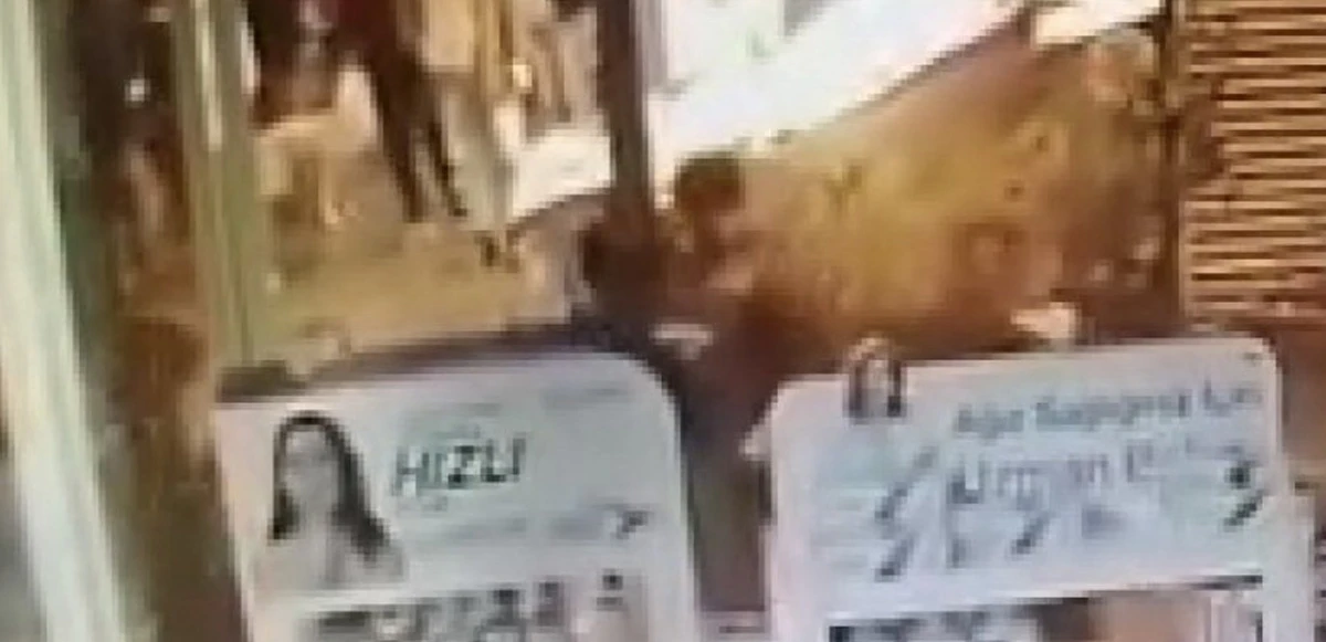 İki arkadaşın yumruk ve bıçaklı kavgası kamerada