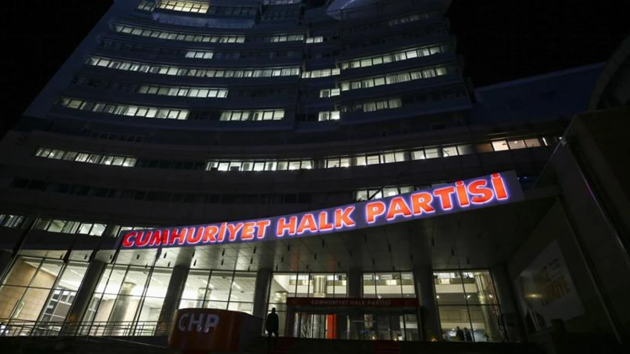 CHP'de liste mesaisi sabah saatlerine kadar uzayacak
