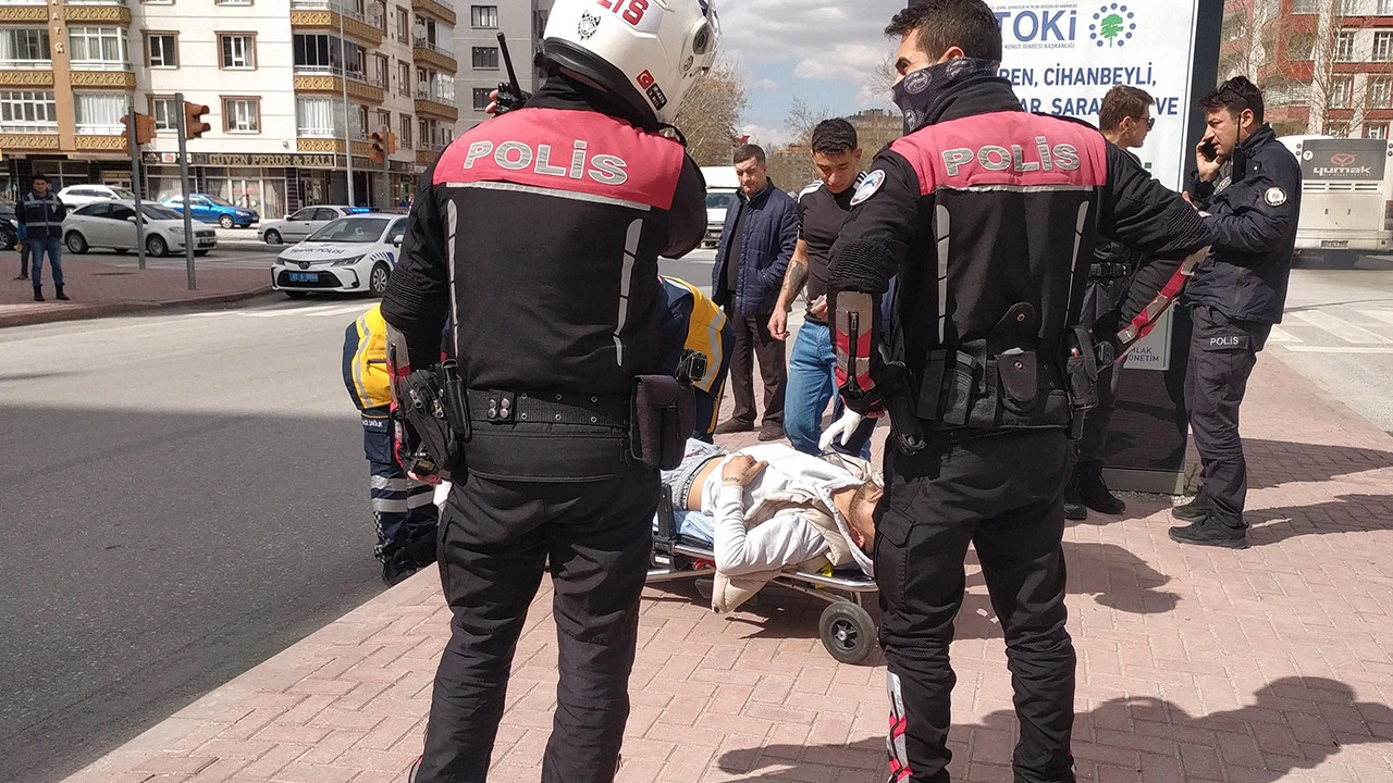 Caddede yürürken vuruldu
