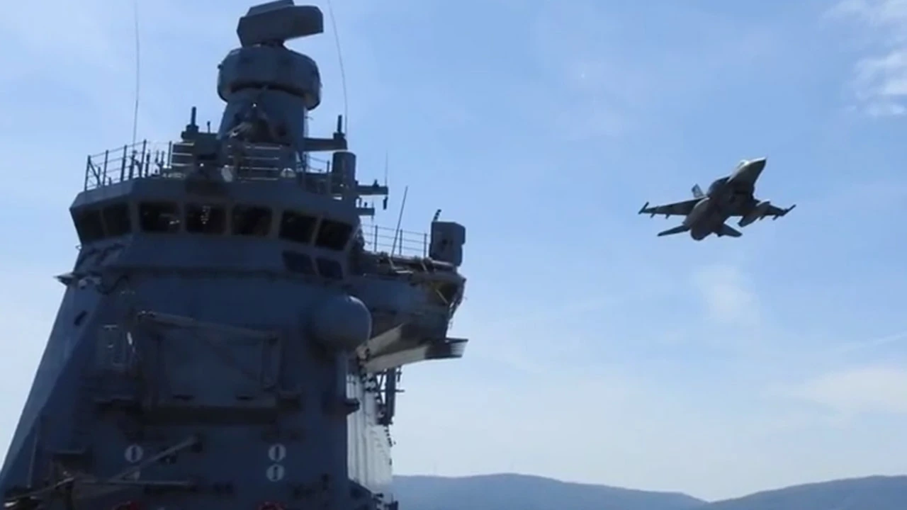TCG Anadolu Marmara Denizi'nde