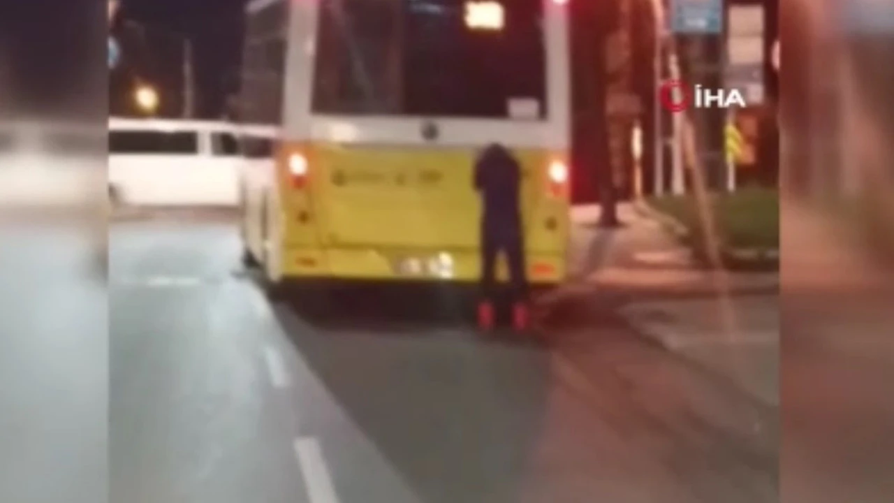 Gençlerin tehlikeli paten yolculuğu kamerada