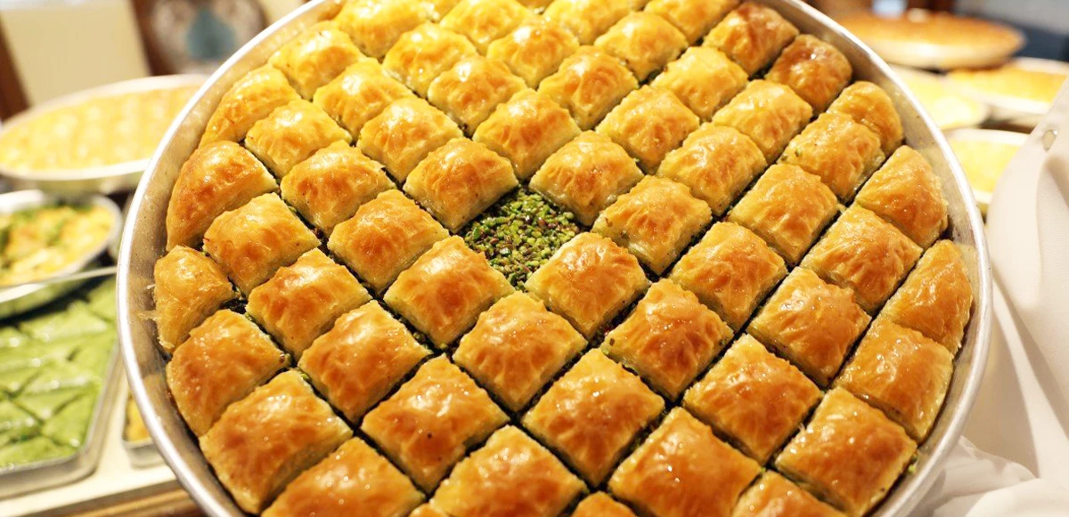 Baklavayı artan fiyatlar vurdu, bir dilim fıstıklı baklava 3 ekmek fiyatına çıktı!