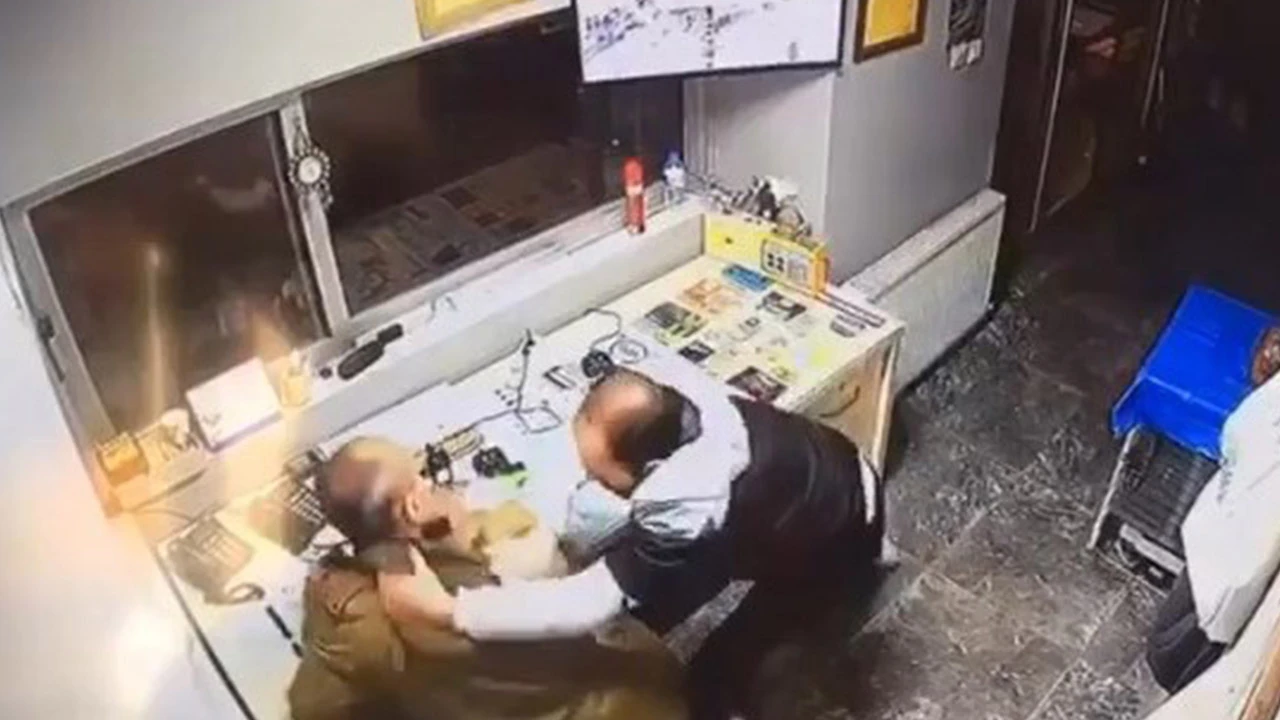 Alkollü müşteri taksi durağını bastı, engelli görevliye saldırdı!