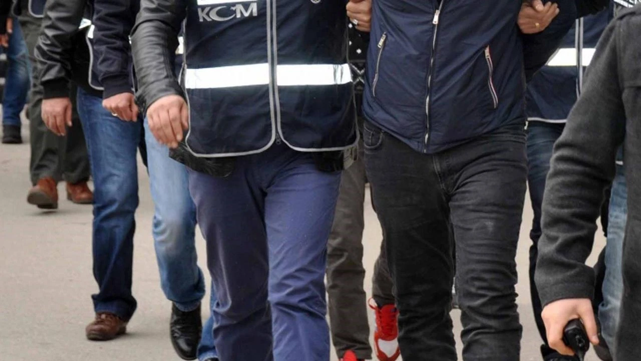İstanbul'da FETÖ'nün güncel yapılanmasına operasyon: 10 kişi yakalandı