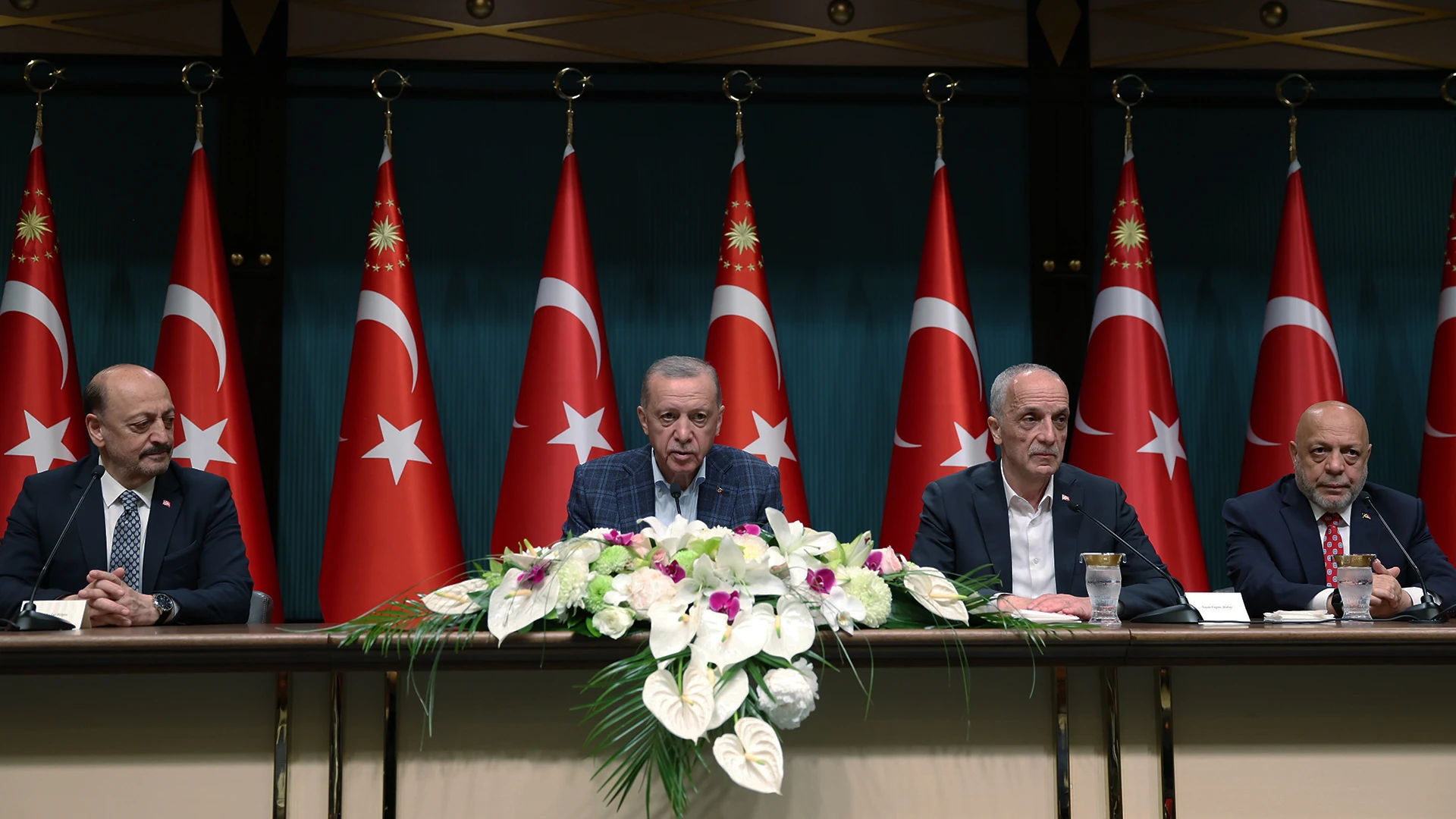 Binlerce kamu işçisinin zam oranı belli oldu, Cumhurbaşkanı Erdoğan açıkladı