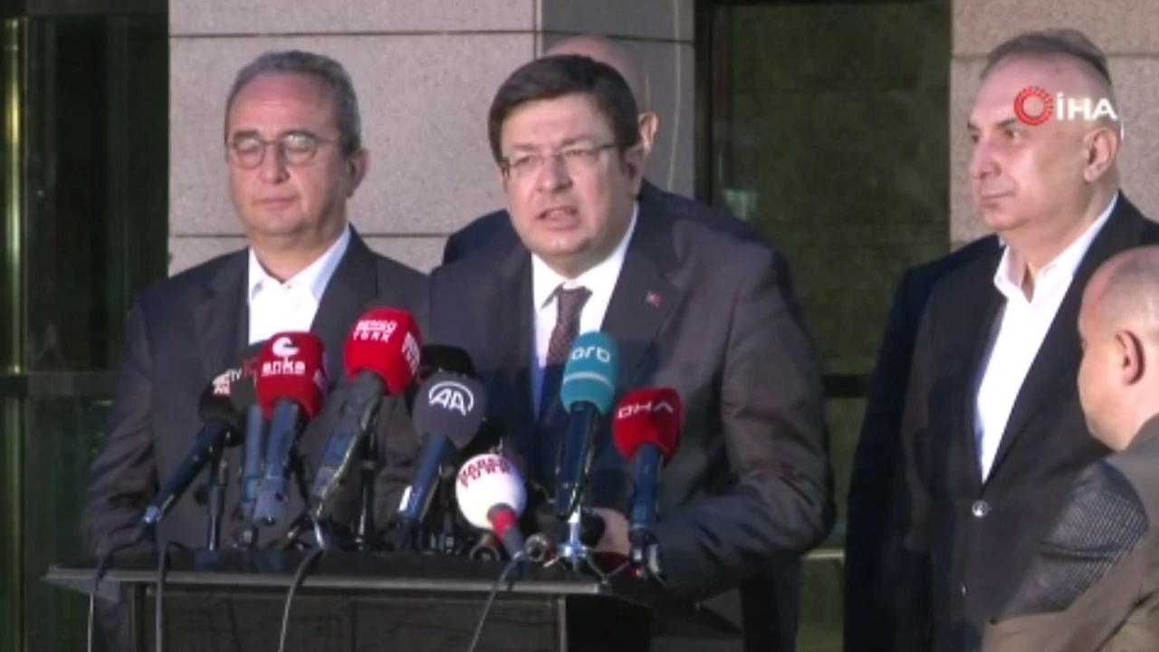 CHP heyetinden YSK önünde açıklama