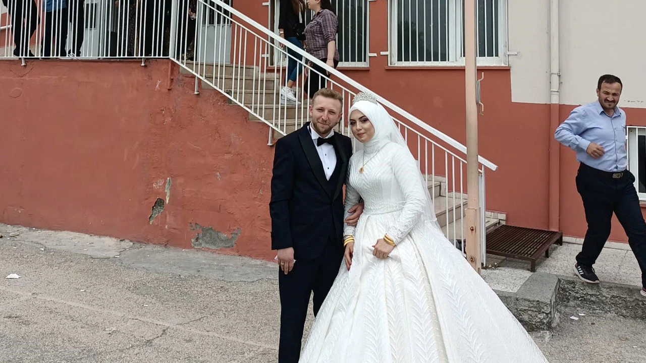 Gelinle damat oy kullanıp düğüne gitti