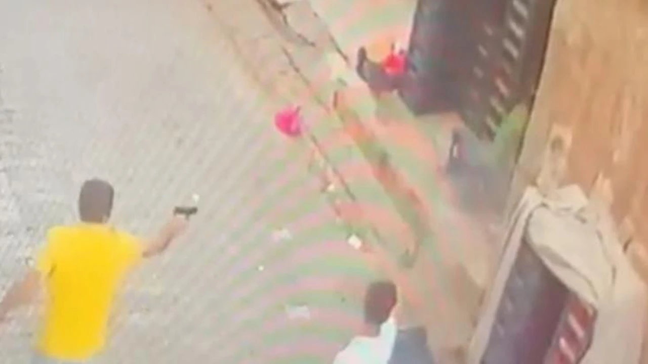 Damadı sokakta kurşun yağmuruna tuttular