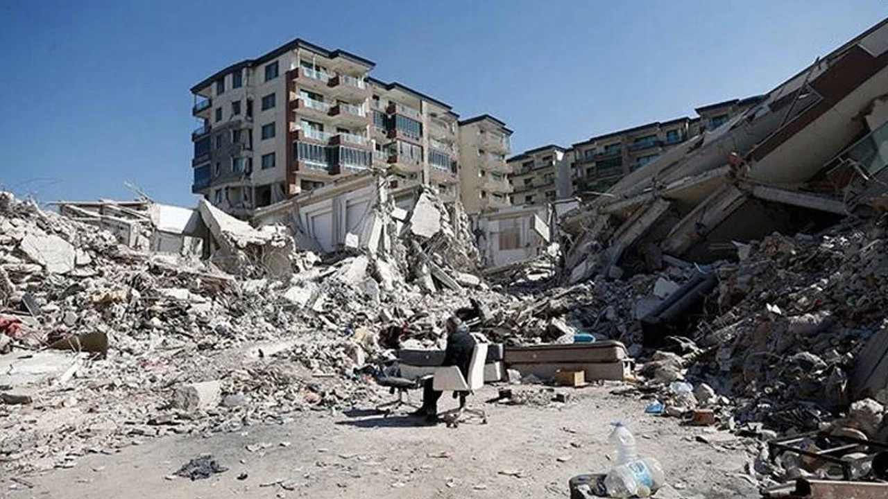 Deprem bölgesinde sinsi alarm! Her 8 numunenin 4'ünde asbest var 