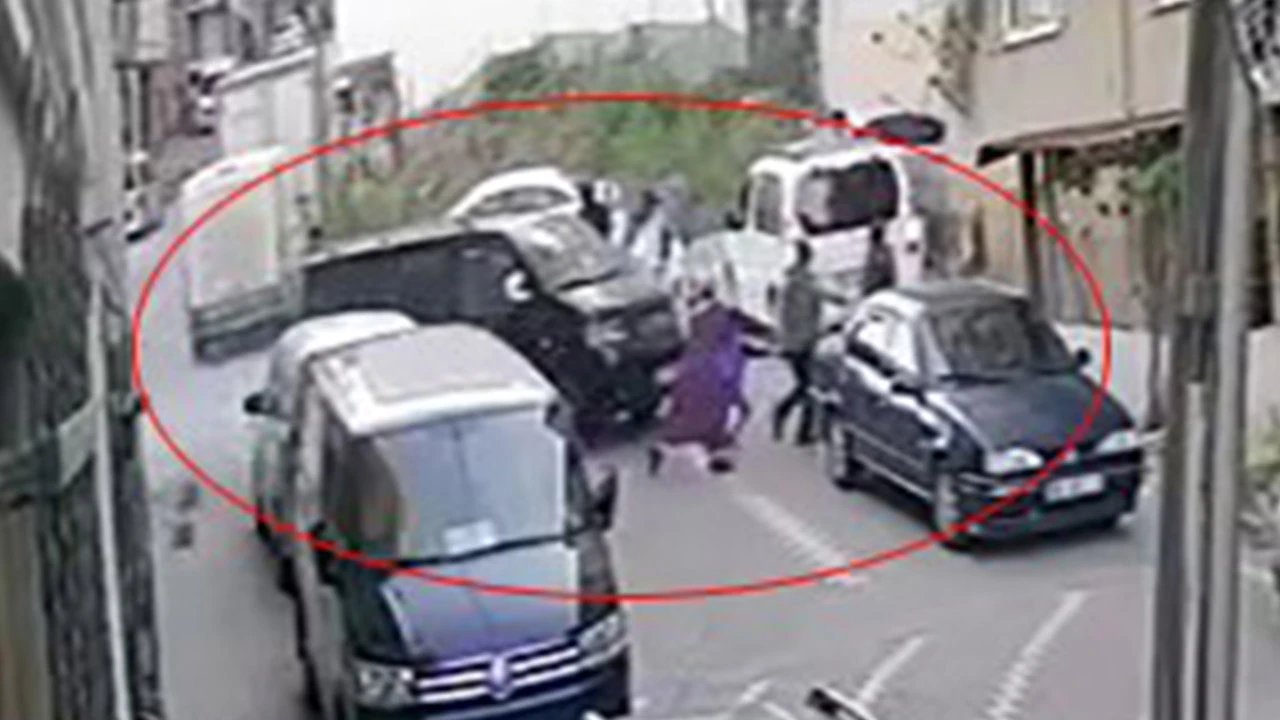 Sokağa hızlı giren araç 1’i çocuk 3 kişiyi ezdi!